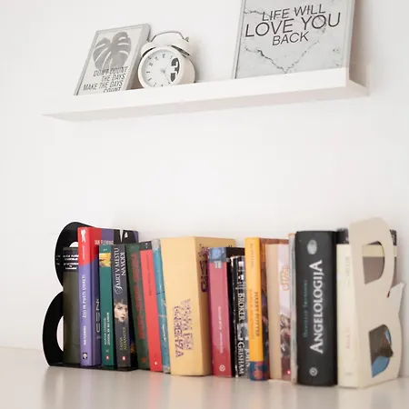 A Modern Flat For 6-9 People *