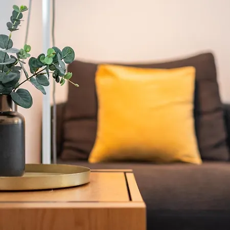 A Modern Flat For 6-9 People *