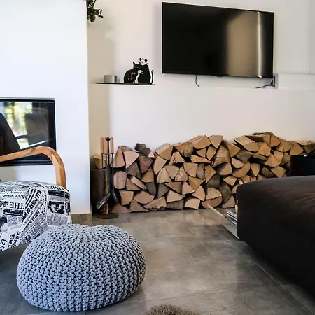 A Modern Flat Apartment