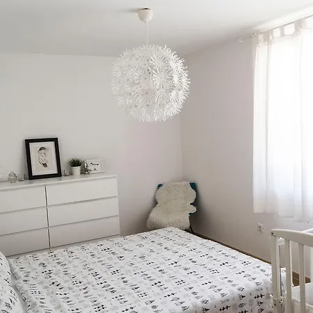 דירה A Modern Flat *